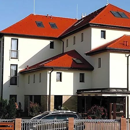 Hotel Ezusthid 4*