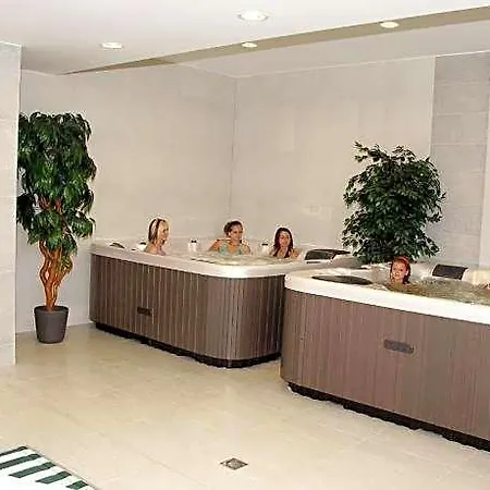 Hotel Ezusthid 4*