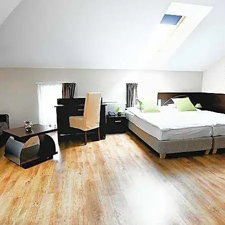 Ezusthid Hotel 4*