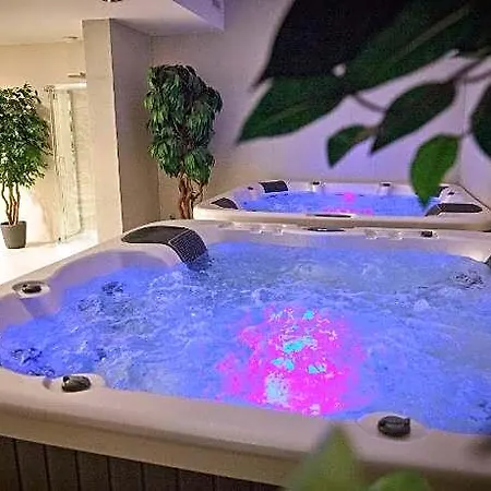 Ezusthid Hotel 4*