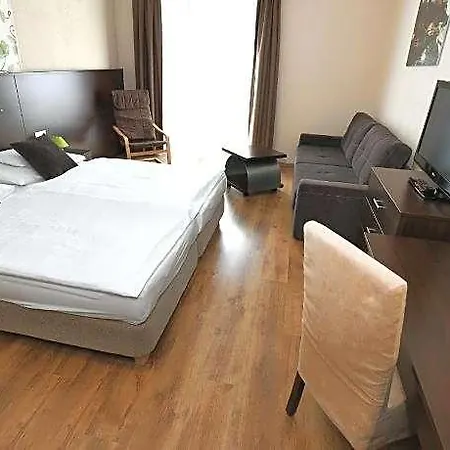 Ezusthid Hotel 4*