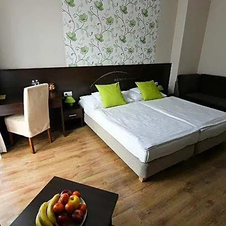 Hotel Ezusthid 4*
